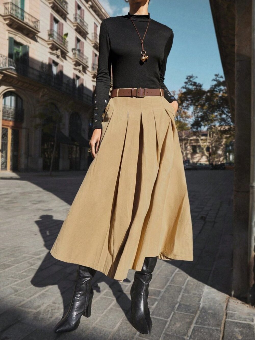 Khaki Pleated Casual Women's Skirt with Detachable Metal Belt and Side Pockets - Picture 3 of 13